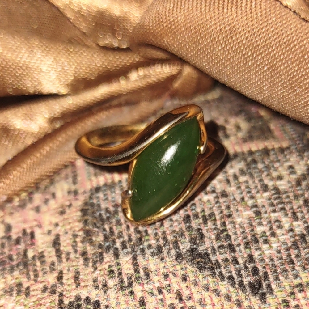 Vintage Sarah Coventry Jade Green Ring